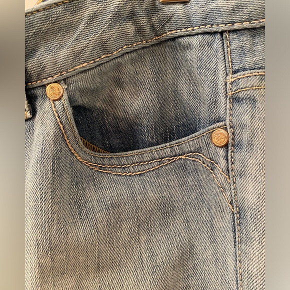 Guess Women’s Size 31 Scarlet Slim Bootcut Jeans in Light Denim - Picture 4 of 12